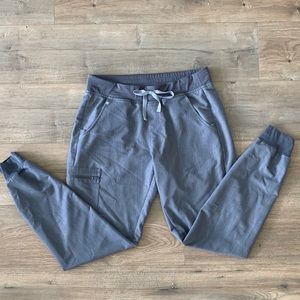 Figs || Women’s Gray Jogger Scrubs